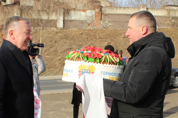 “Ми – це Україна”: Хмельницька, Тернопільська та Чернівецька області відзначили День Соборності України