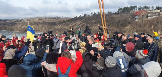 “Ми – це Україна”: Хмельницька, Тернопільська та Чернівецька області відзначили День Соборності України
