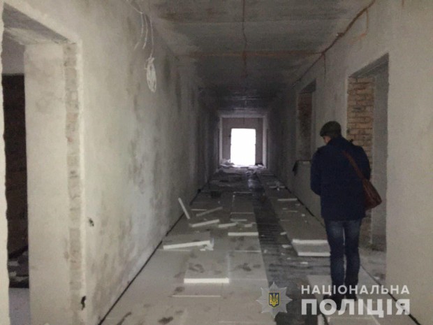 Збитки на 5,9 млн грн під час будівництва казарм на Хмельниччині: поліцейські повідомили підозри