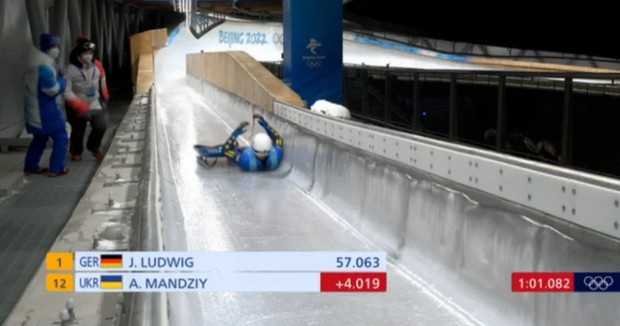 Український спортсмен вилетів із санок на Олімпіаді в Пекіні (ФОТО)