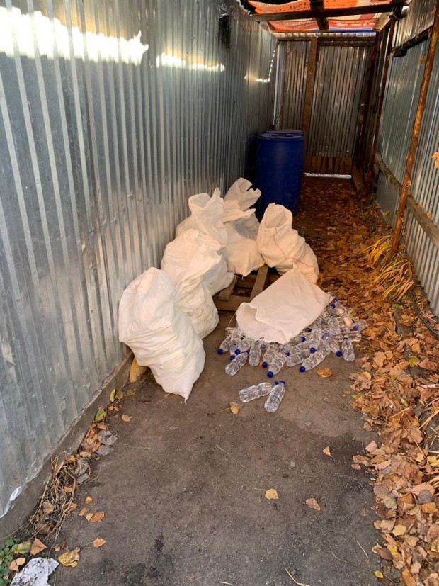 На Хмельниччині викрили підпільний цех з виробництва алкоголю