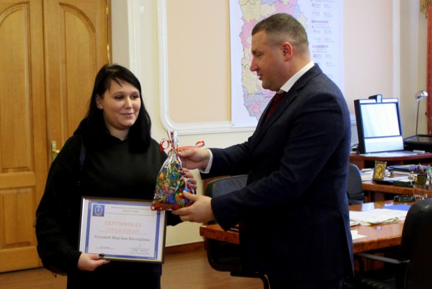 Сергій Гамалій вручив сертифікати на житло молодим подолянам