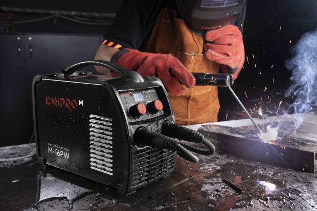 І водою, і напругою: влаштуйте краш-тест зварці Dnipro-M!