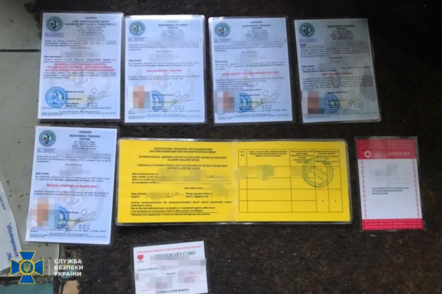 Захопив судно і вимагав $500 тисяч: СБУ затримала першого офіційного пірата в історії України