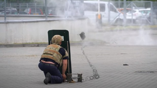 Вибухотехніки знешкоджують сумку