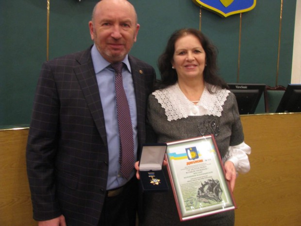 Нагородження непідкупної "активістки" 