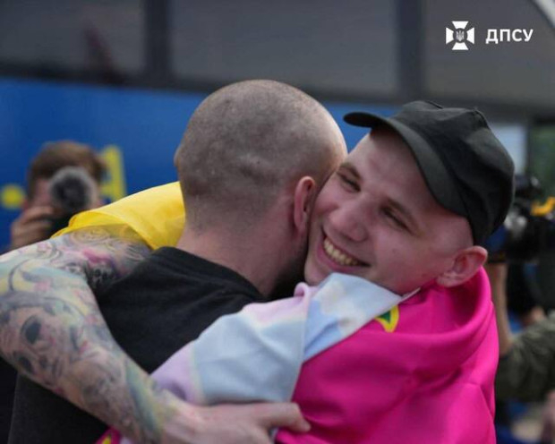 звільнений з полону дмитро пазін