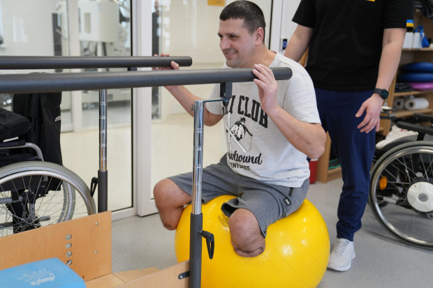 змерзлий протез