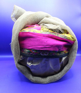 У Кам’янці-Подільському в єдиному екземплярі зберігається намітка — традиційний головний убір українських жінок