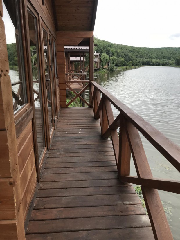 Рекреаційний комплекс "Будинок рибака" в смт. Сатанів гостинно запрошує на відпочинок (ФОТО)