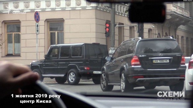 1 жовтня "Схеми" зафіксували, як цей же кортеж Хорошковського прямував в напрямку Офісу президента